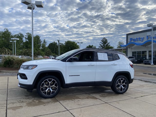 Used 2025 Jeep Compass Limited AWD/4WD image 6