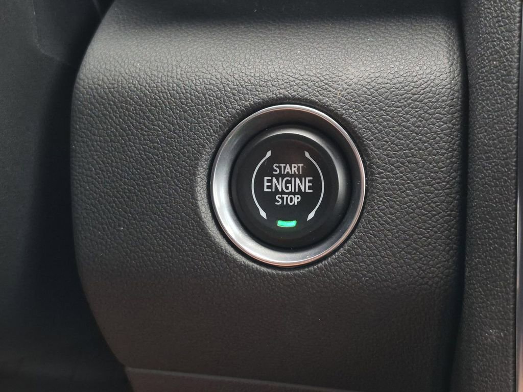 Used 2025 GMC Acadia AT4 AWD/4WD image 30