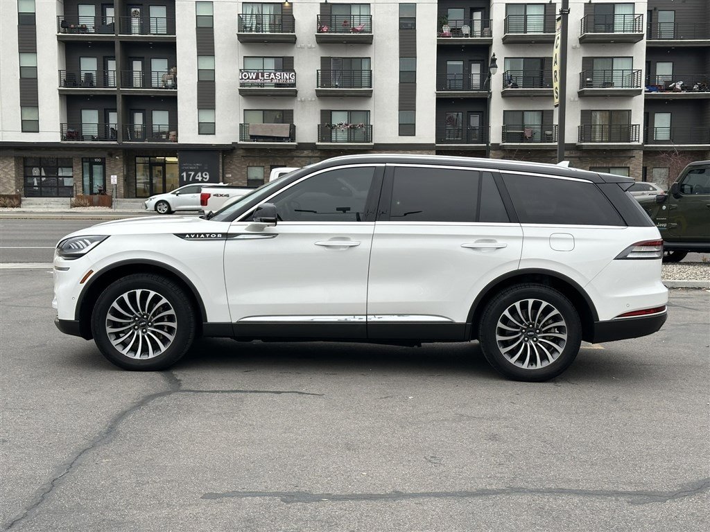 Used 2022 Lincoln Aviator Reserve w/ Equipment Group 201A image 4