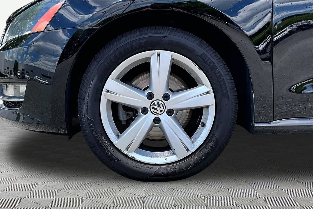 Used 2015 Volkswagen Passat 1.8T Limited Edition FWD image 19
