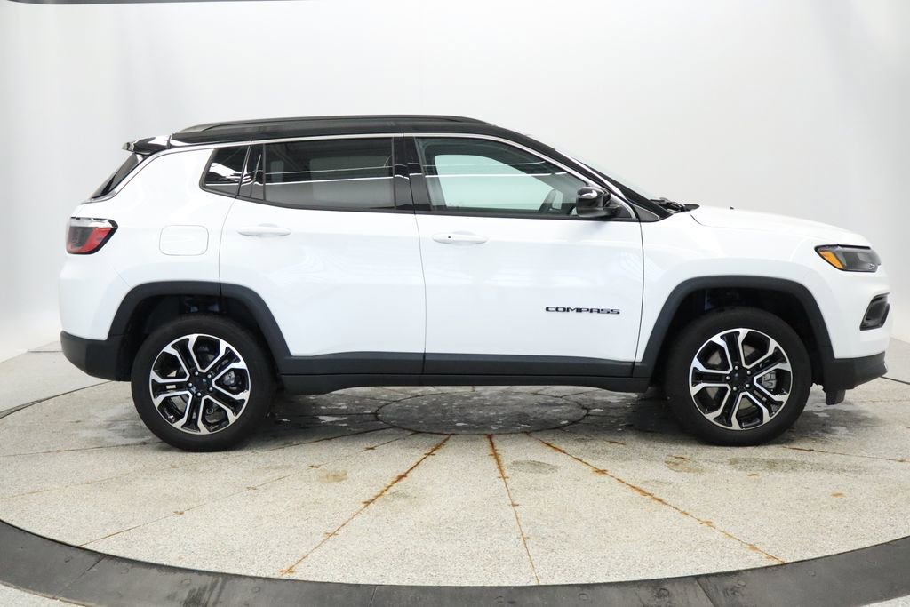 Used 2024 Jeep Compass Limited AWD/4WD image 8