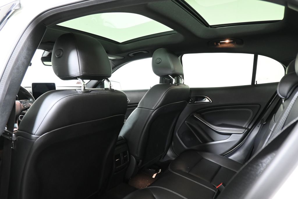 Used 2020 Mercedes-Benz GLA 250 4MATIC image 33