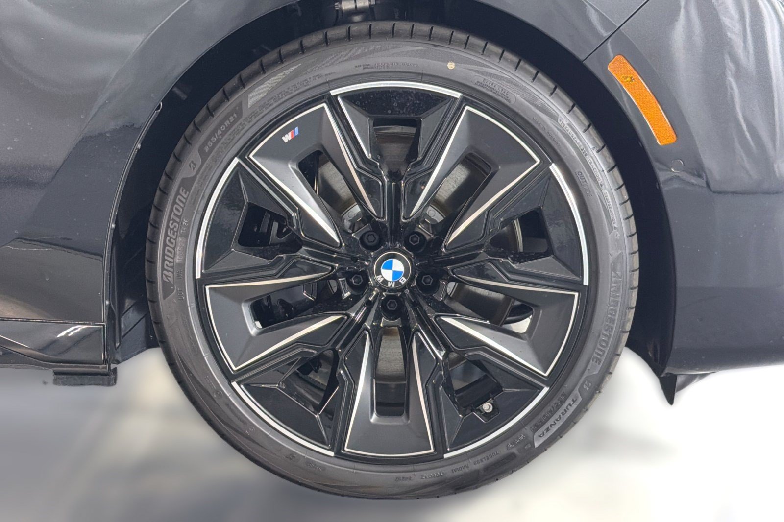 Used 2026 BMW i7 xDrive60 w/ M Sport Package RWD image 13