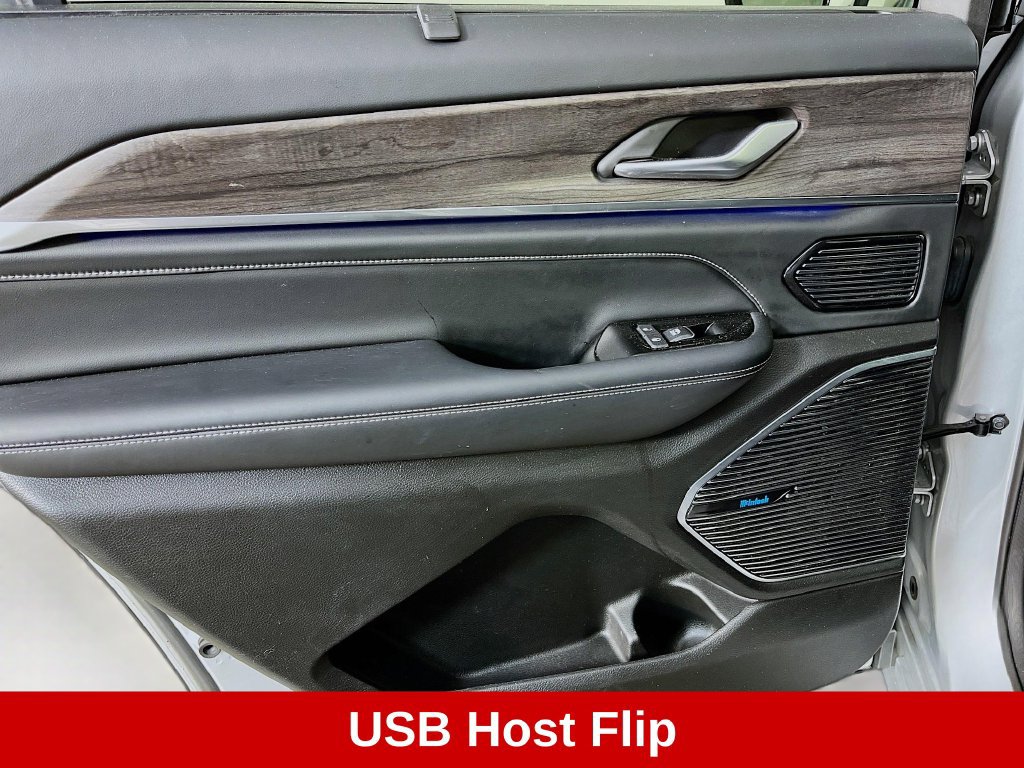 Used 2021 Jeep Grand Cherokee L Overland w/ Luxury Tech Group IV AWD/4WD image 35