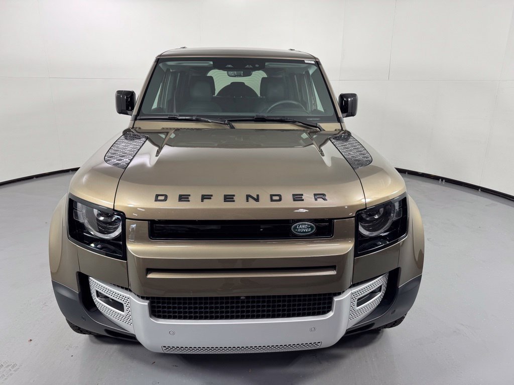 Used 2025 Land Rover Defender 110 S AWD/4WD image 2