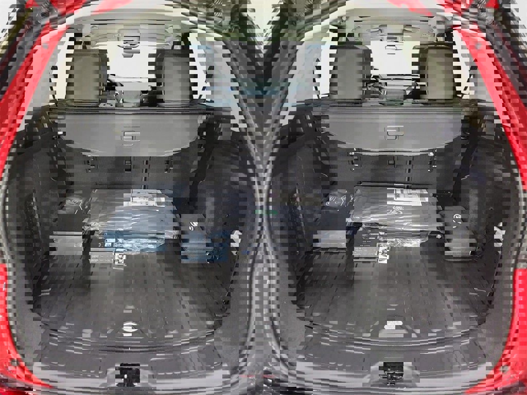 New 2024 Land Rover Discovery Sport S image 30