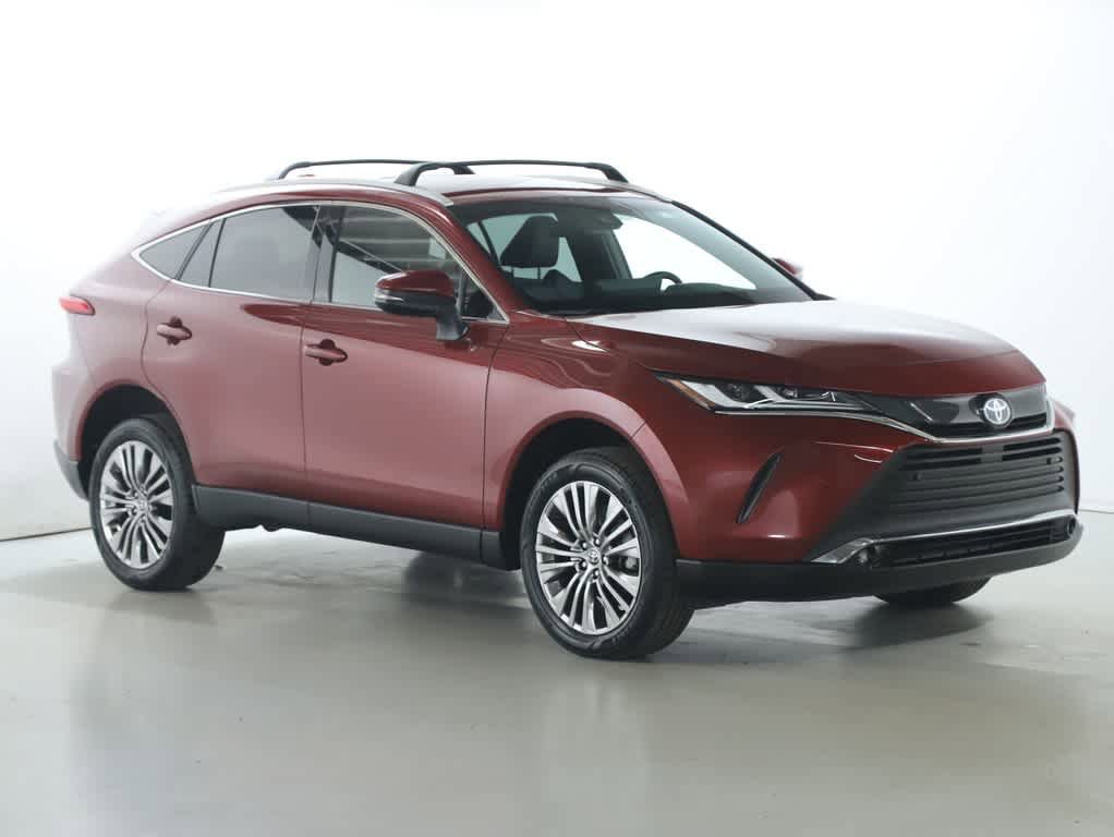 Certified 2023 Toyota Venza XLE image 9