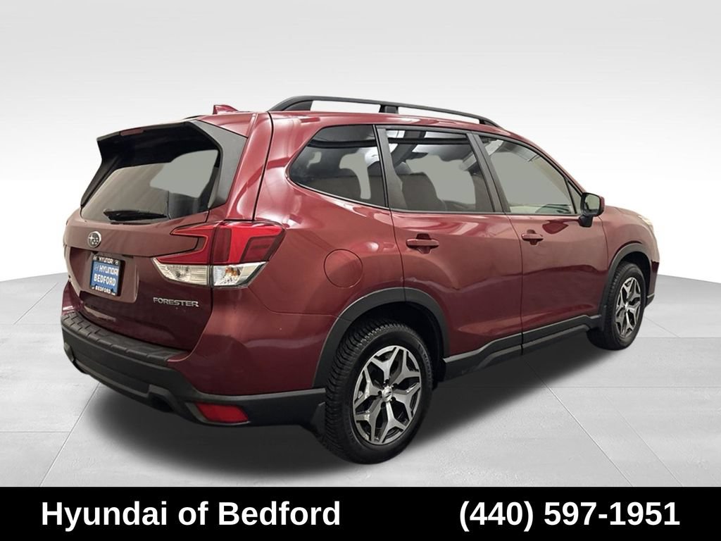 Used 2020 Subaru Forester Premium AWD/4WD image 5