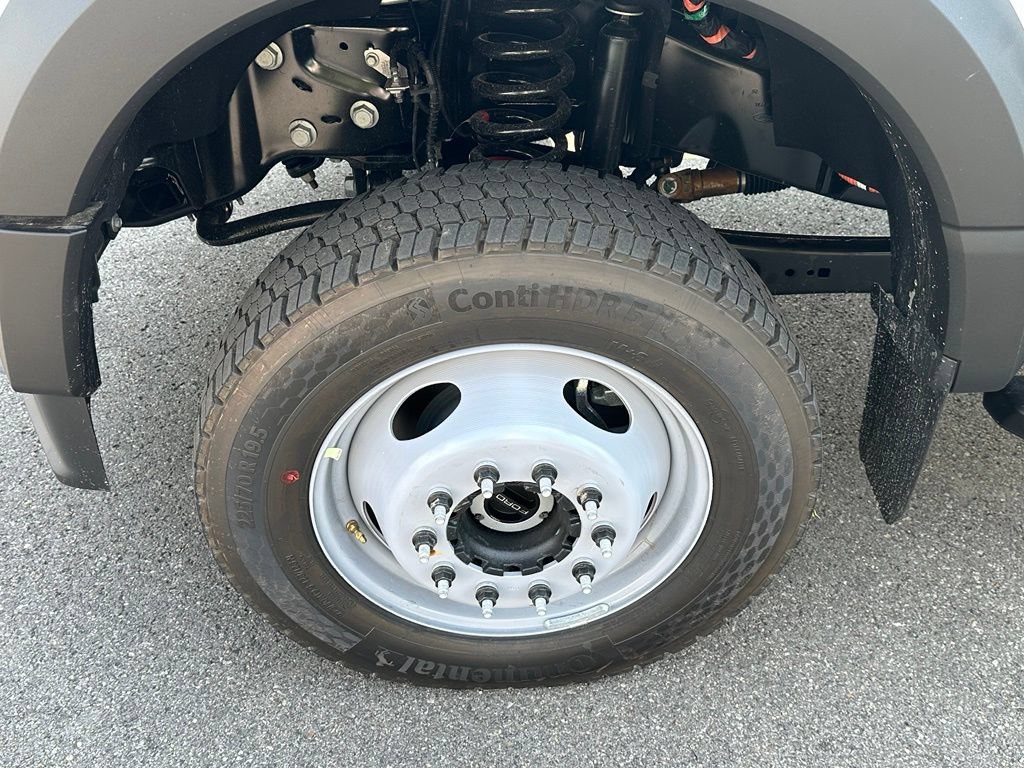 New 2026 Ford F550 4x4 Regular Cab Super Duty image 6
