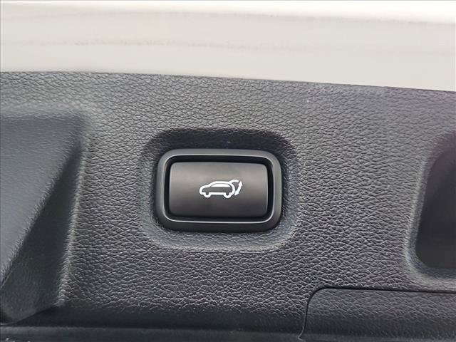 Certified 2023 Hyundai Santa Fe Limited FWD image 7