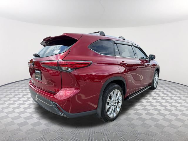 Used 2023 Toyota Highlander Limited FWD image 5