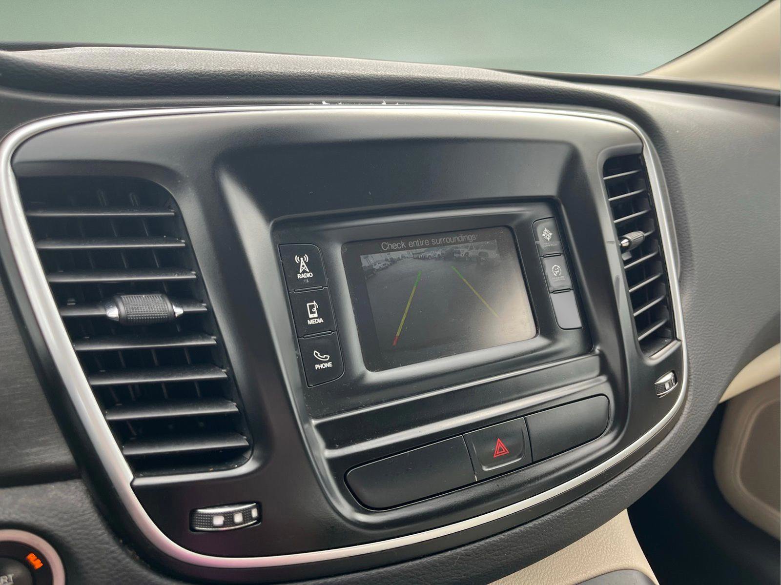 Used 2016 Chrysler 200 Limited image 17
