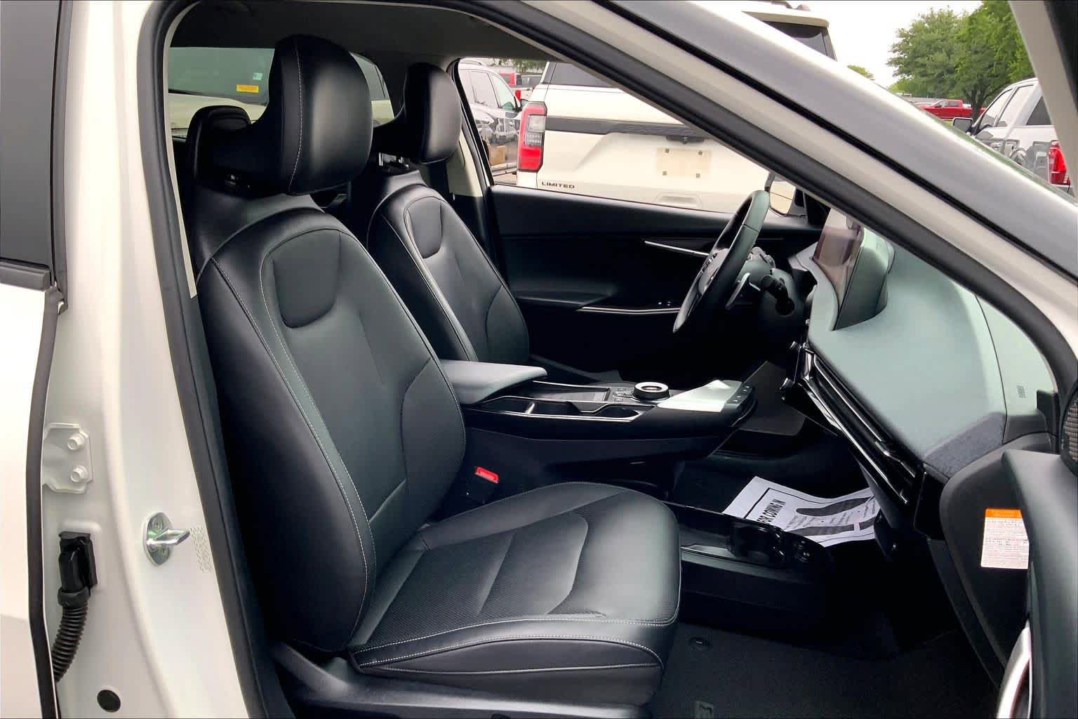 Used 2022 Kia EV6 Wind RWD image 8