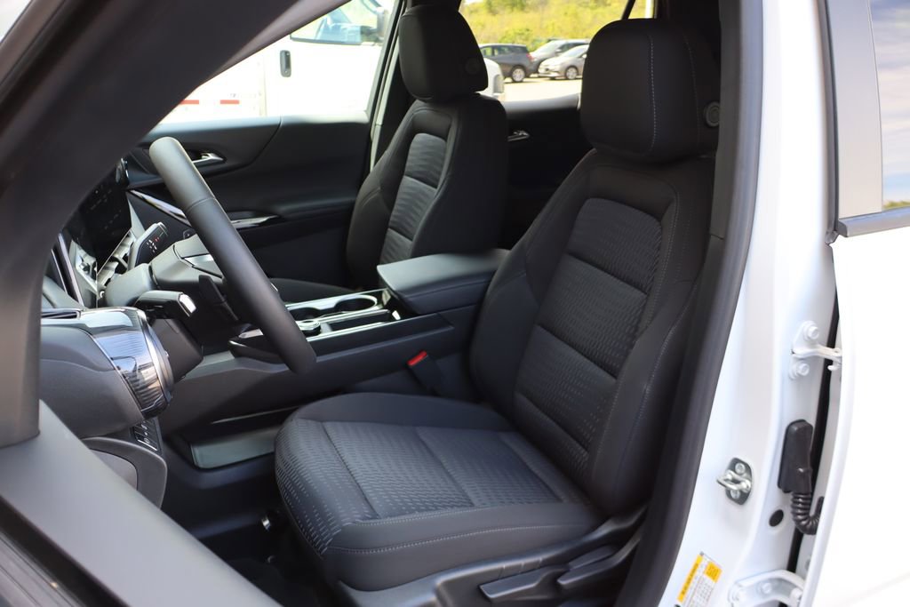 New 2026 Chevrolet Equinox LT w/ Midnight Edition AWD/4WD image 11