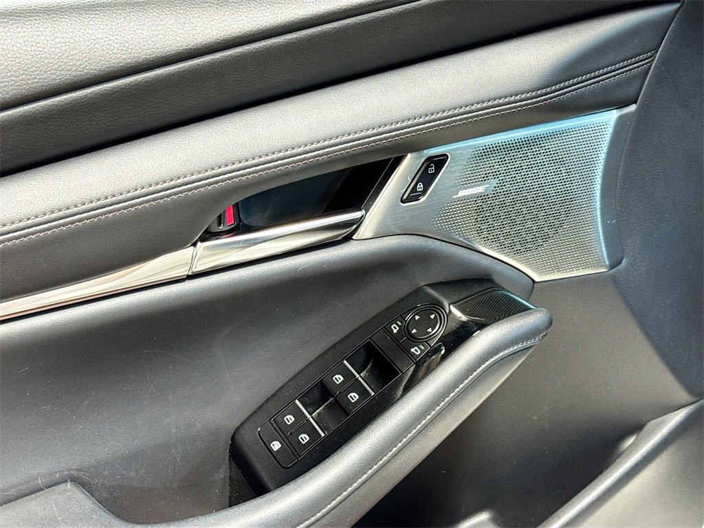 Used 2019 MAZDA MAZDA3 Hatchback w/ Preferred Package image 25