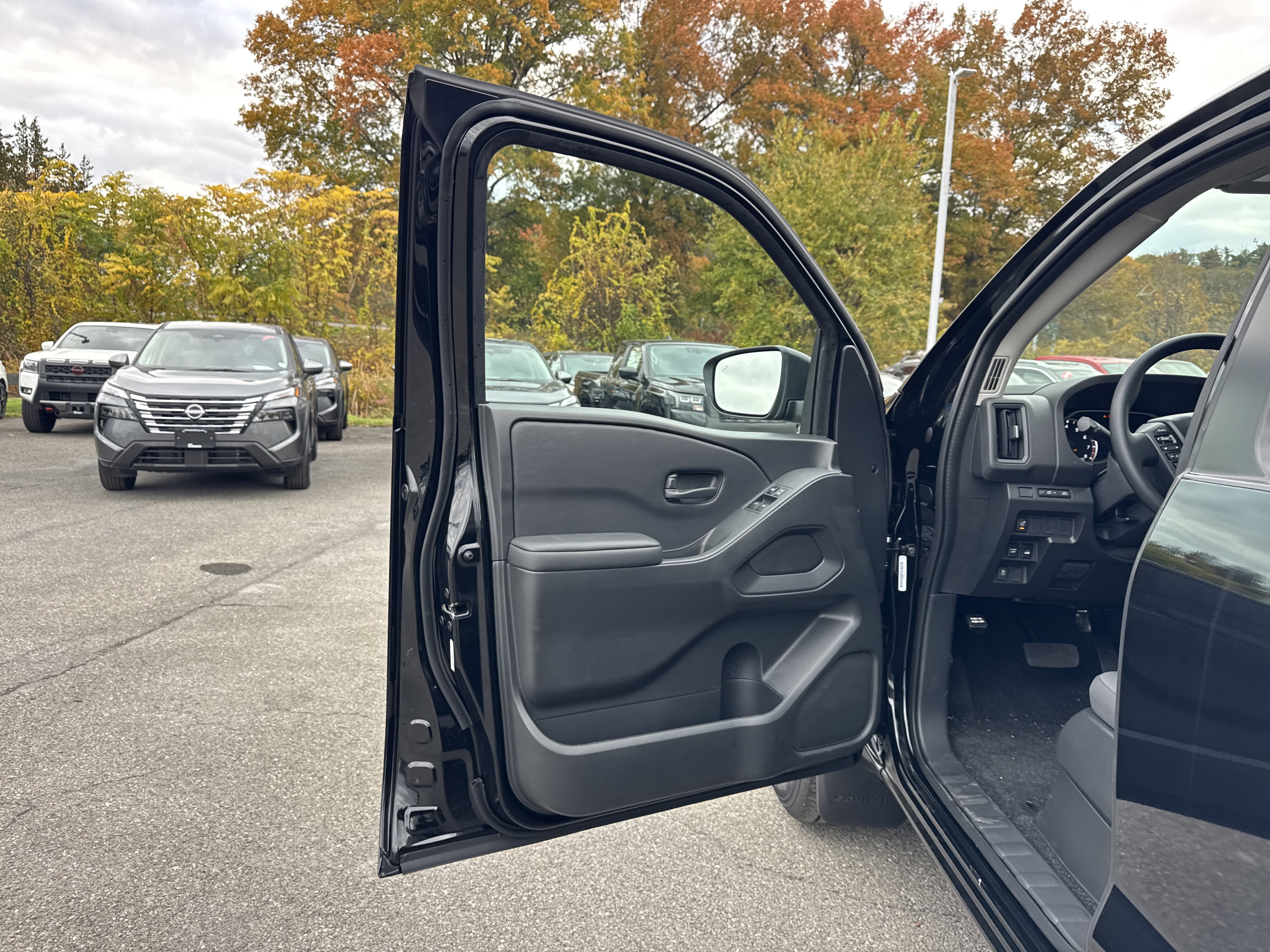 New 2026 Nissan Frontier S image 10