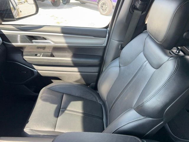 Used 2024 Jeep Wagoneer Series II image 12