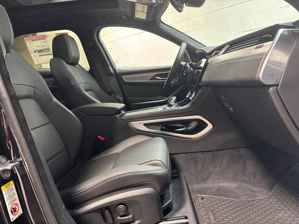 New 2026 Jaguar F-PACE R-Dynamic S image 32
