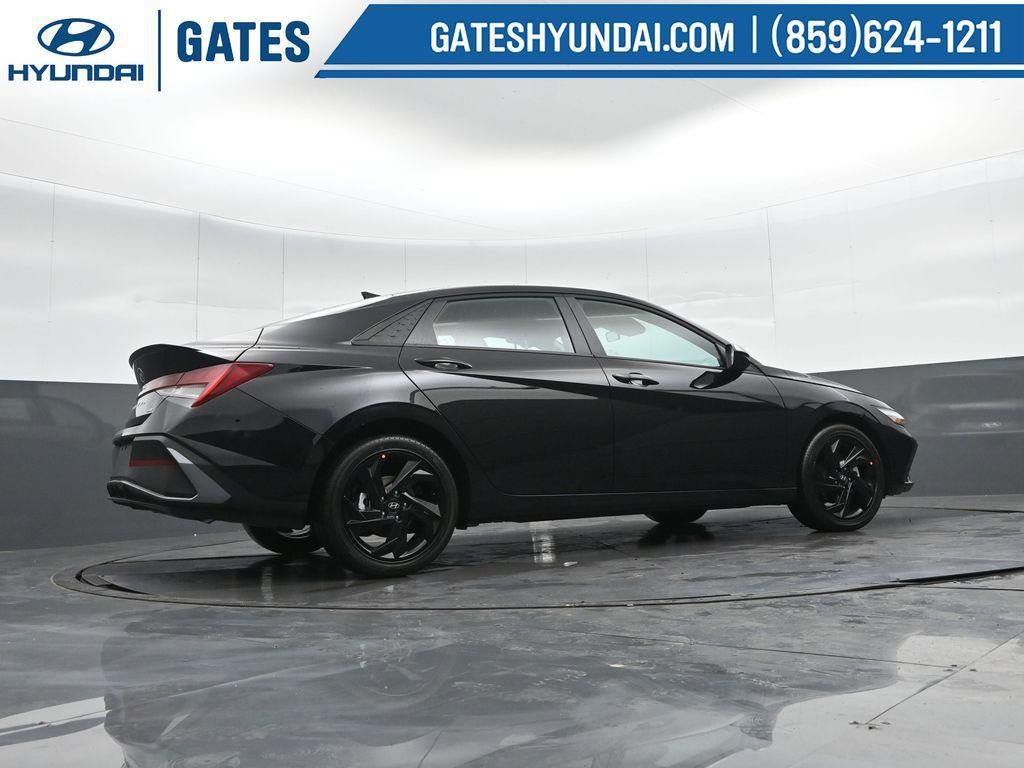 New 2026 Hyundai Elantra SEL FWD image 32