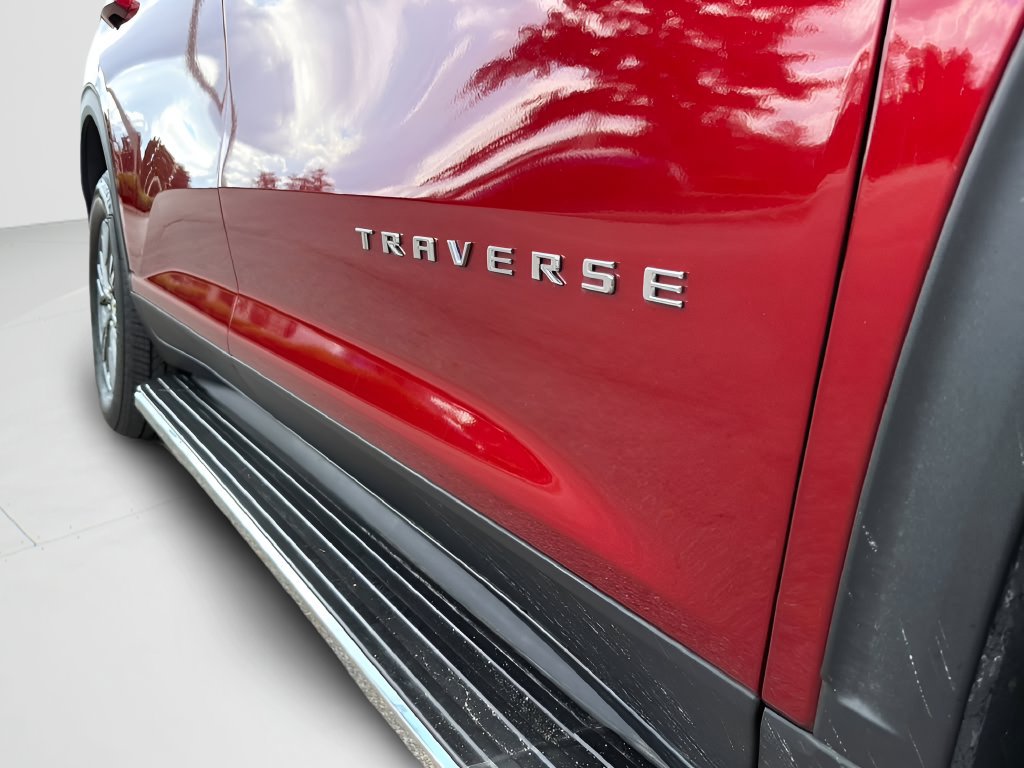 Used 2025 Chevrolet Traverse LT w/ Driver Confidence Package FWD image 30