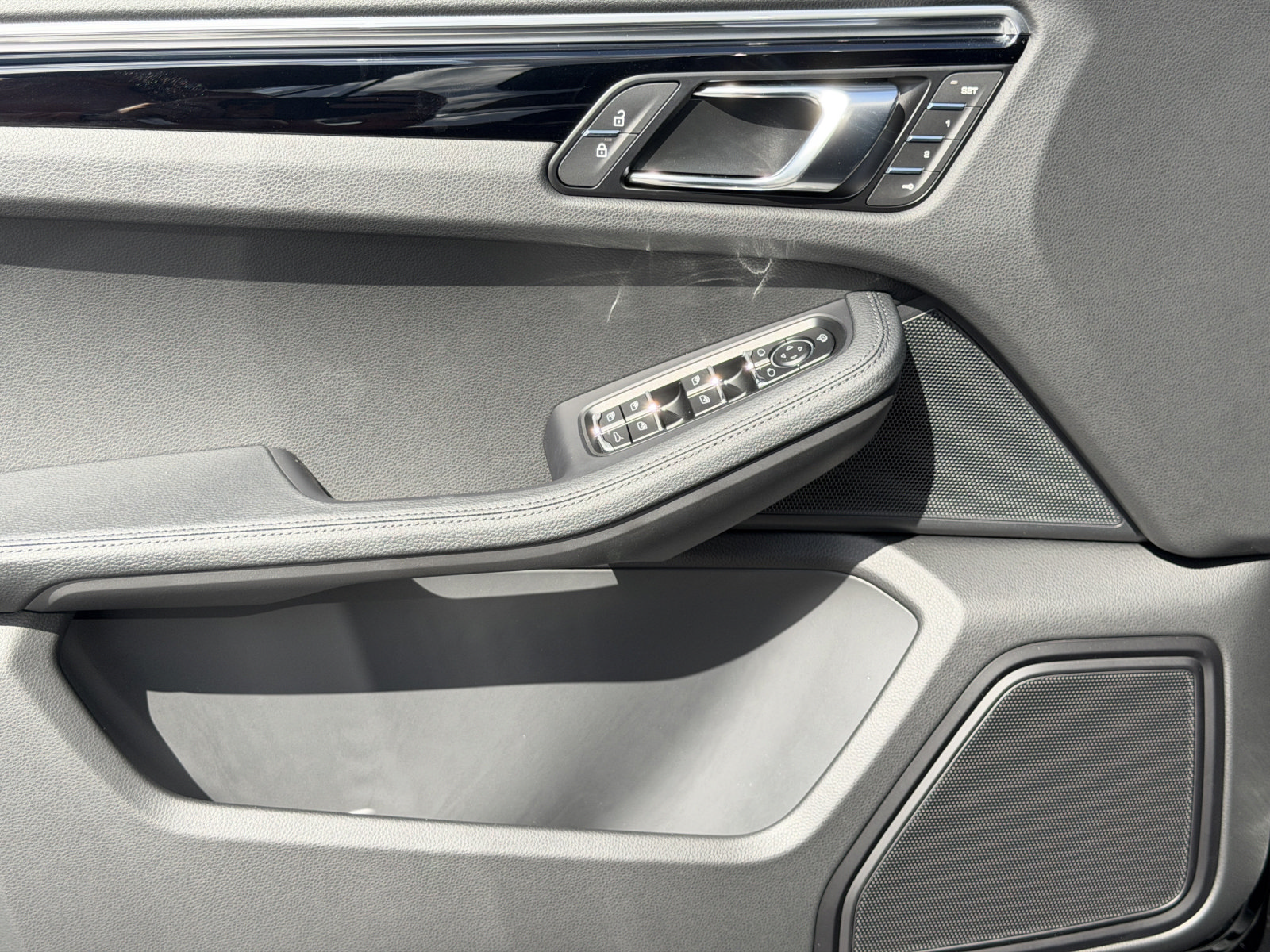 New 2026 Porsche Macan AWD/4WD image 19