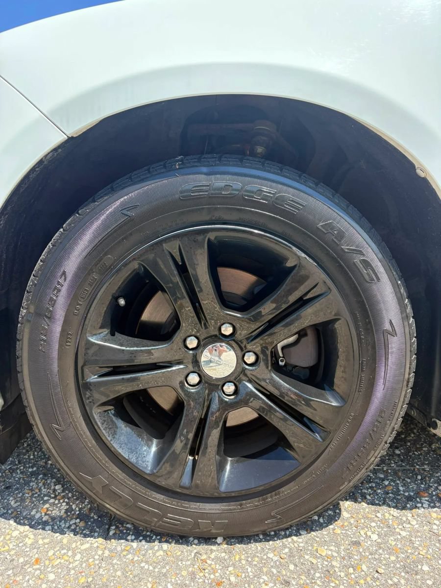 Used 2019 Dodge Charger SXT RWD image 16