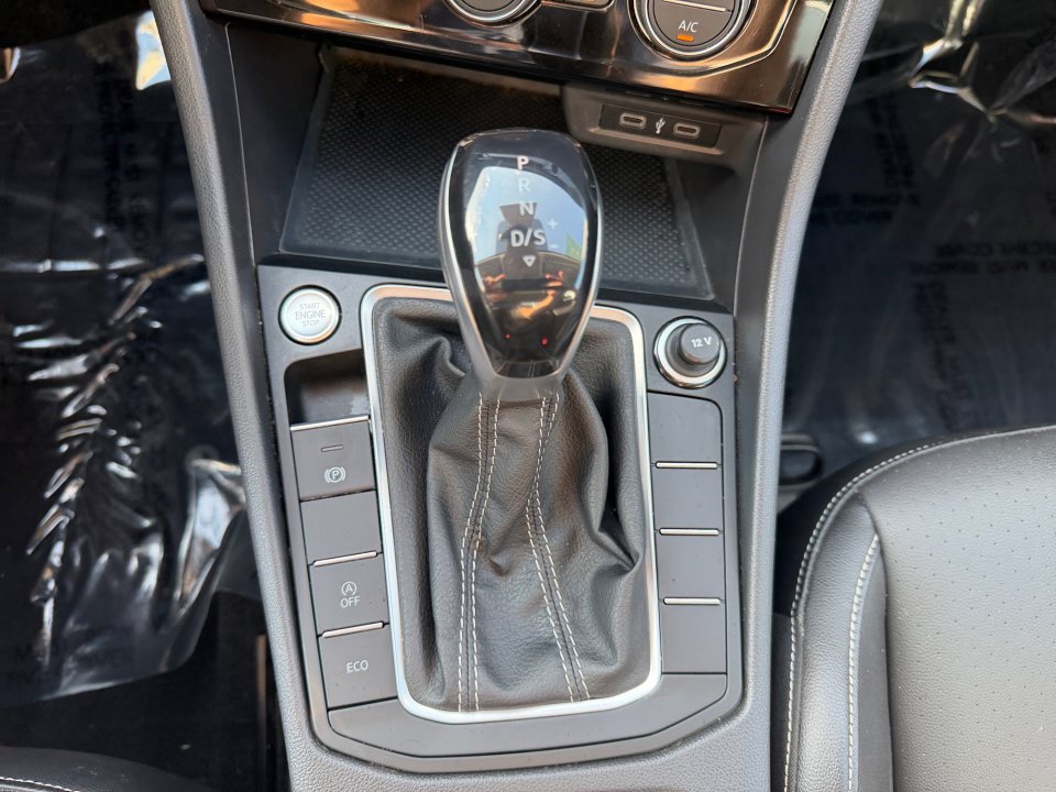 Certified 2022 Volkswagen Jetta SE FWD image 20