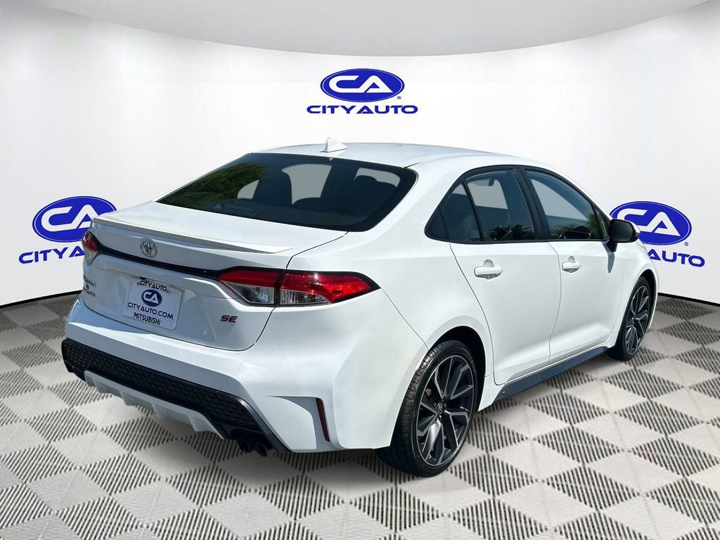 Used 2022 Toyota Corolla SE image 3