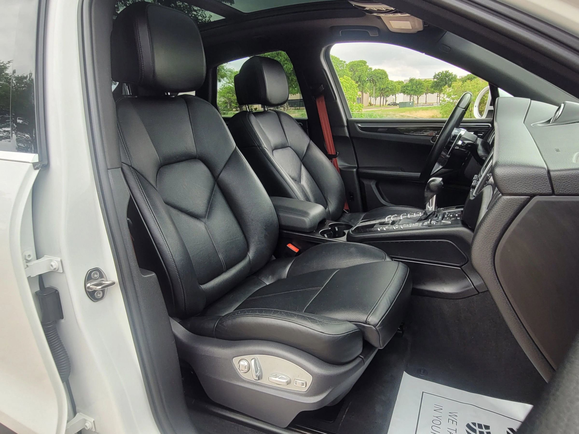 Used 2015 Porsche Macan S image 22