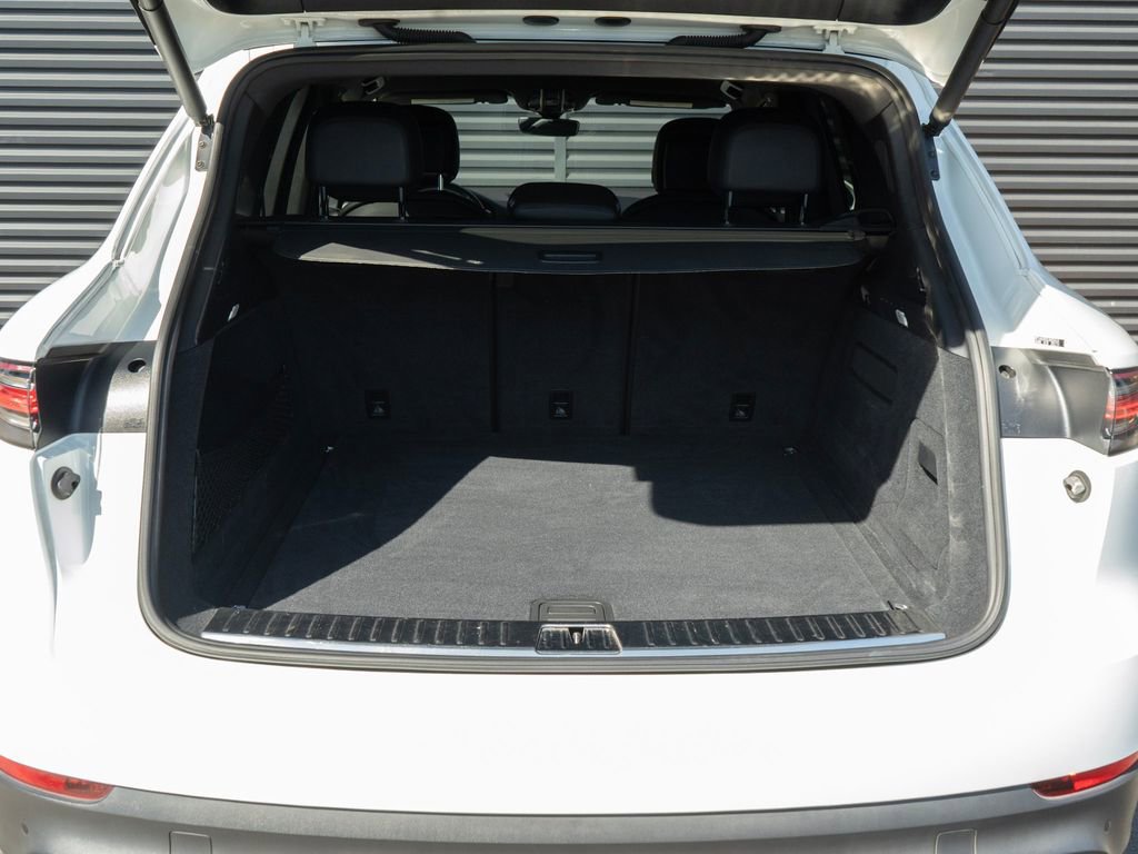 Used 2020 Porsche Cayenne AWD/4WD image 34