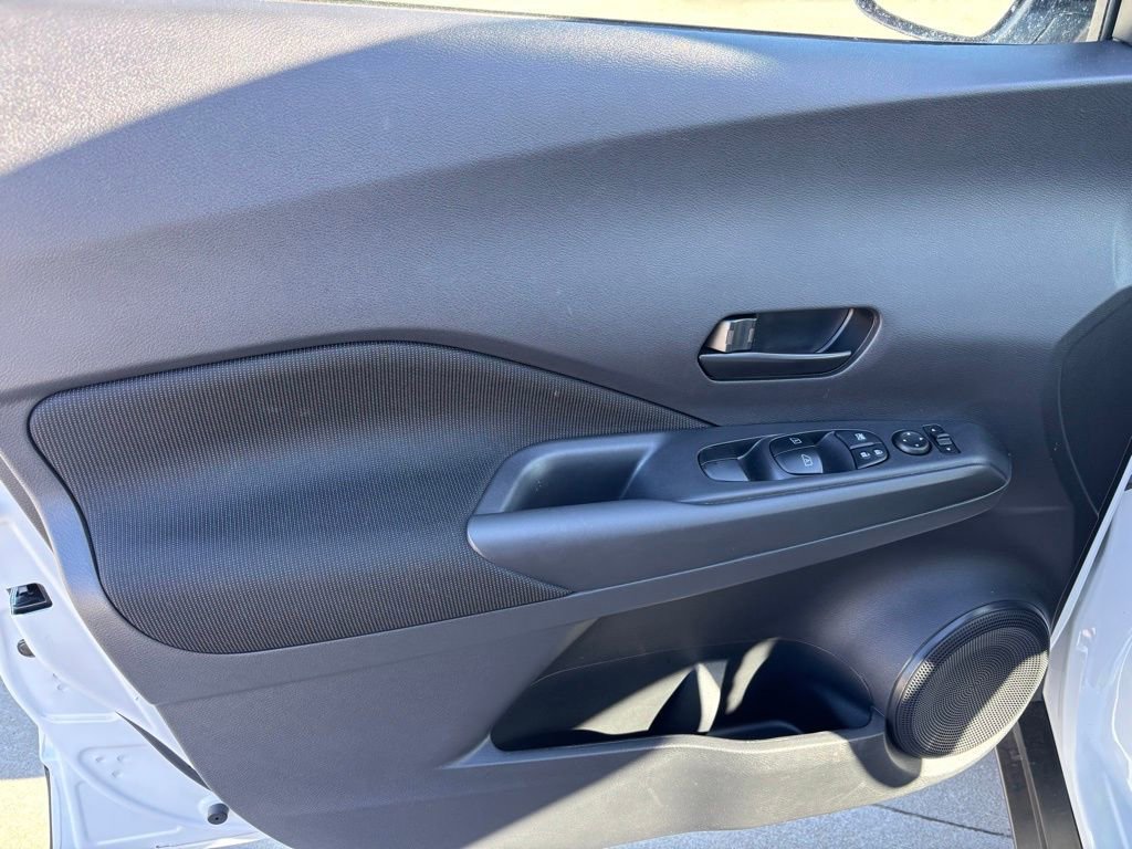 Used 2025 Nissan Kicks Play S image 18