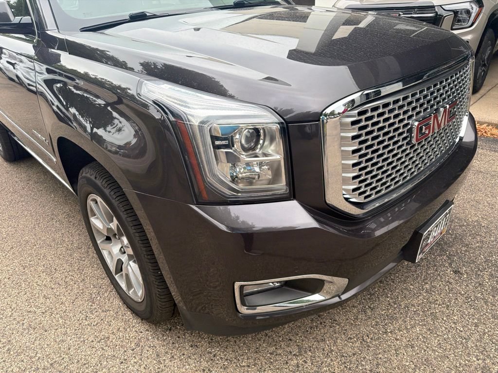 Used 2017 GMC Yukon Denali AWD/4WD image 12