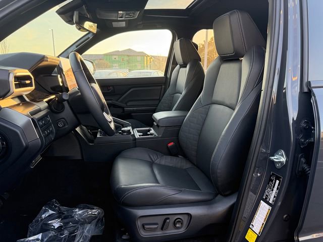 Certified 2025 Toyota 4Runner TRD Off-Road Premium w/ Tow Technology Package image 14