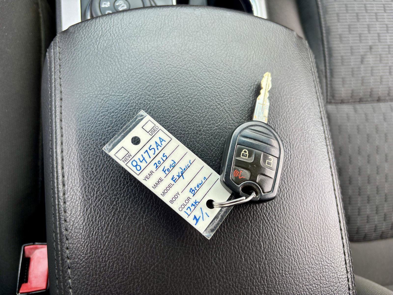 Used 2015 Ford Explorer XLT image 22