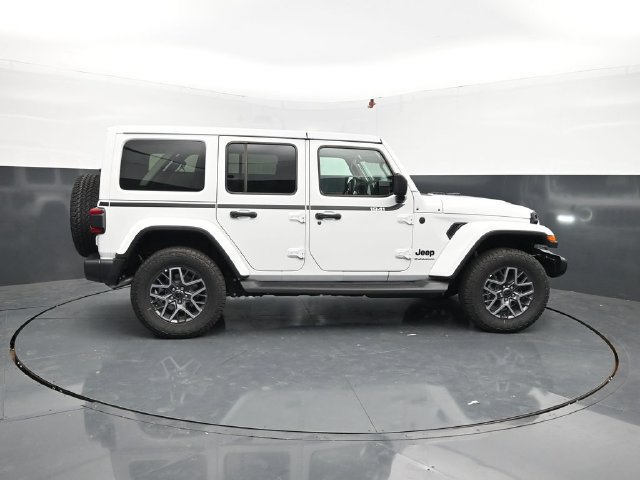 New 2026 Jeep Wrangler Unlimited Sahara AWD/4WD image 10