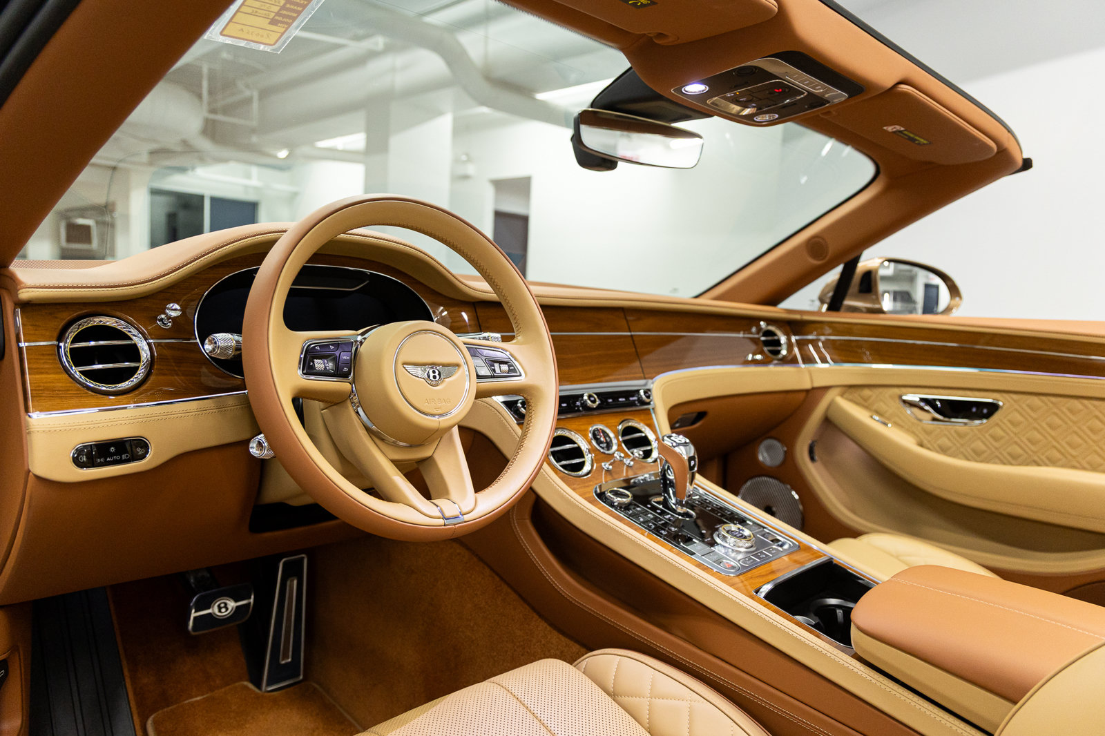 Used 2023 Bentley Continental GT Azure AWD/4WD image 37