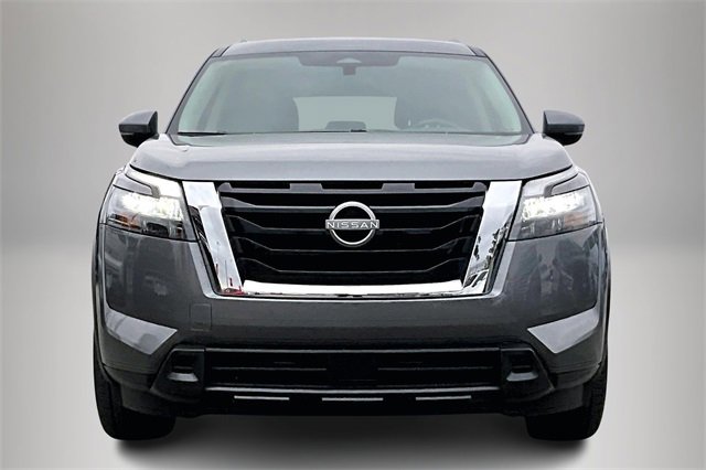 Certified 2025 Nissan Pathfinder SV image 3