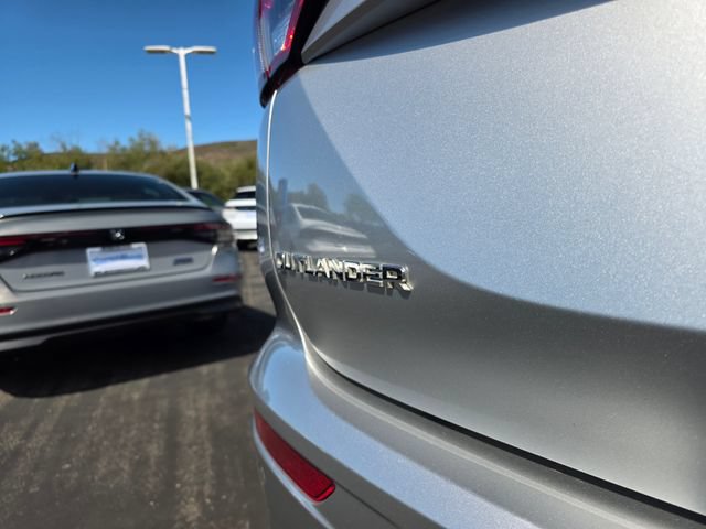 Used 2022 Mitsubishi Outlander ES FWD image 14