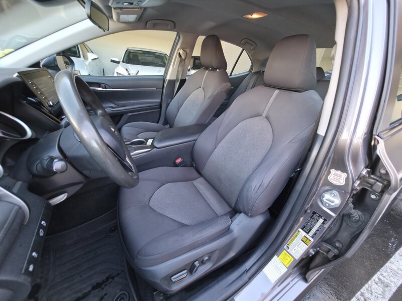 Used 2021 Toyota Camry LE FWD image 10