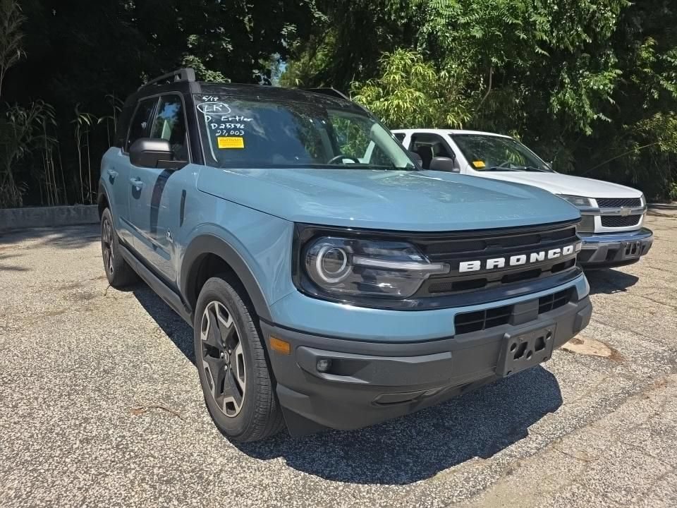 Certified 2023 Ford Bronco Sport Outer Banks w/ Tech Package AWD/4WD image 2