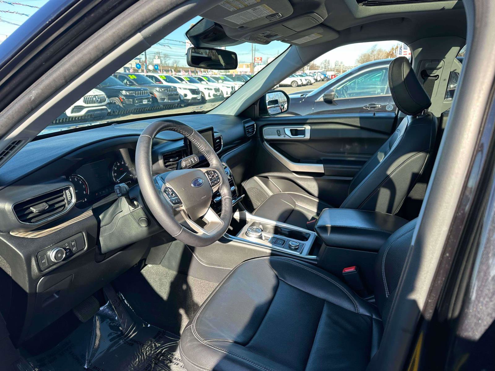 Used 2022 Ford Explorer Limited w/ Equipment Group 301A image 14