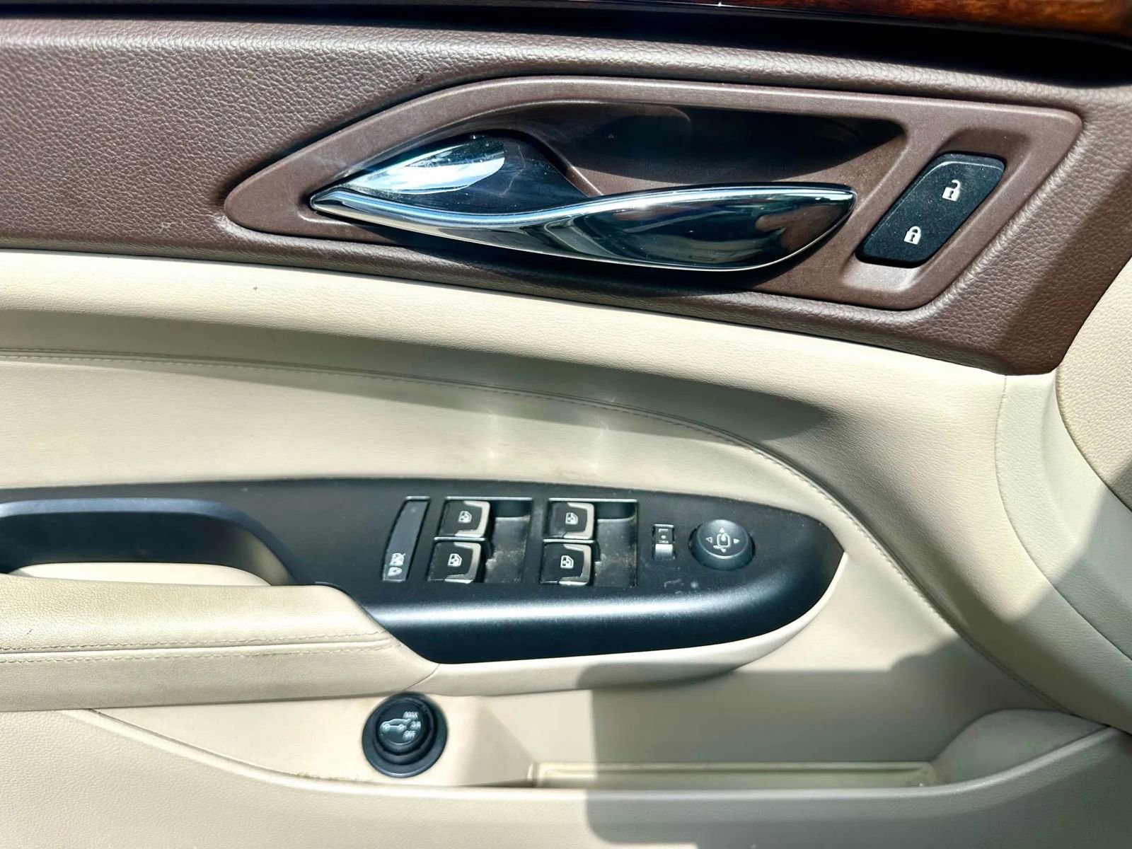 Used 2014 Cadillac SRX Premium image 35