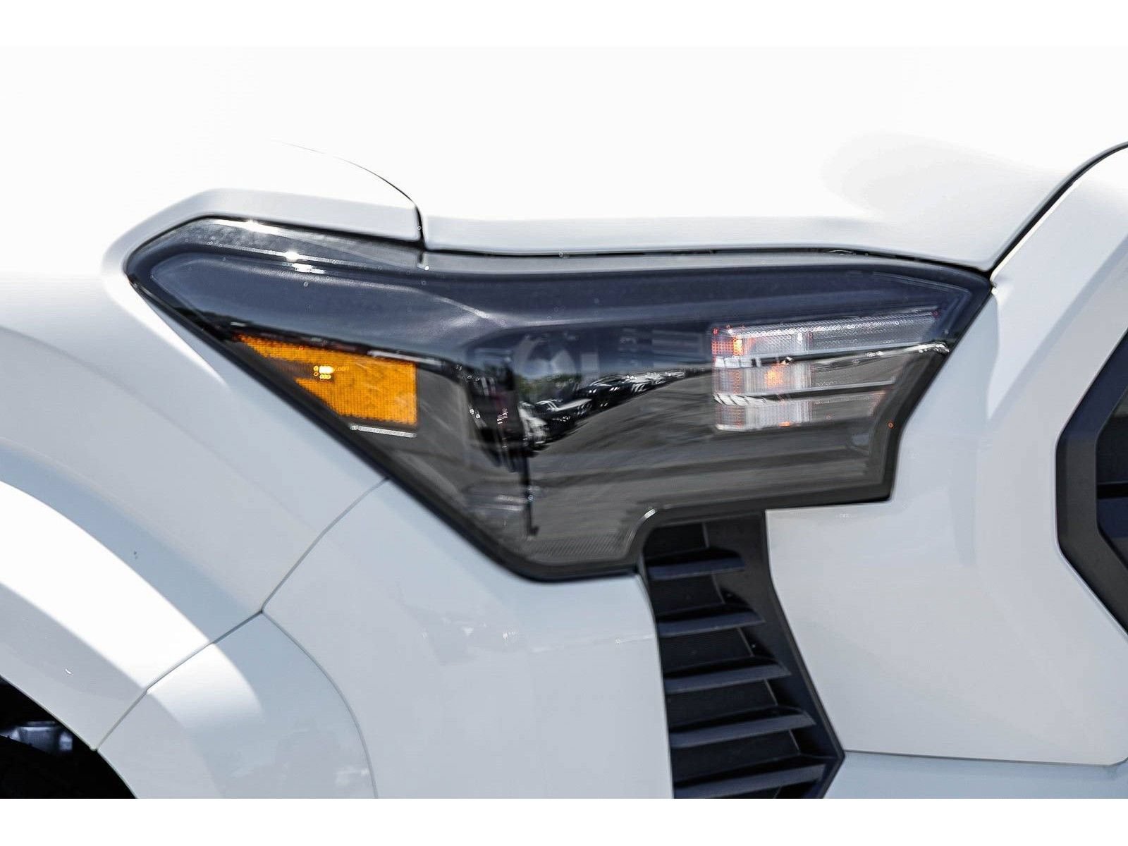 Used 2026 Toyota Tacoma SR5 AWD/4WD image 8
