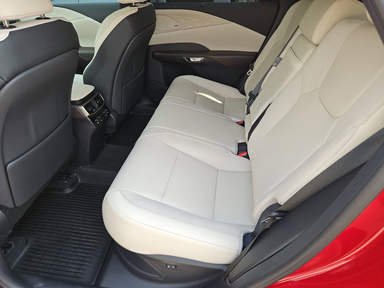 Used 2024 Lexus RX 350 w/ Convenience Package image 18