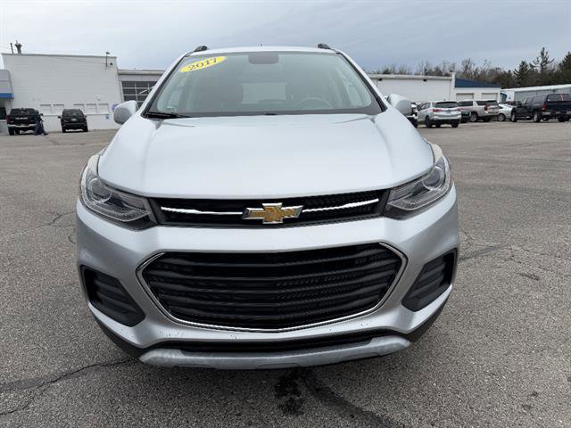 Used 2017 Chevrolet Trax LT w/ LT Convenience Package AWD/4WD image 2