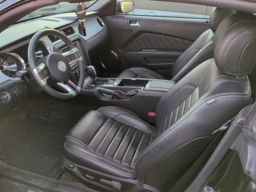 Used 2014 Ford Mustang GT Premium w/ Electronics Package RWD image 9