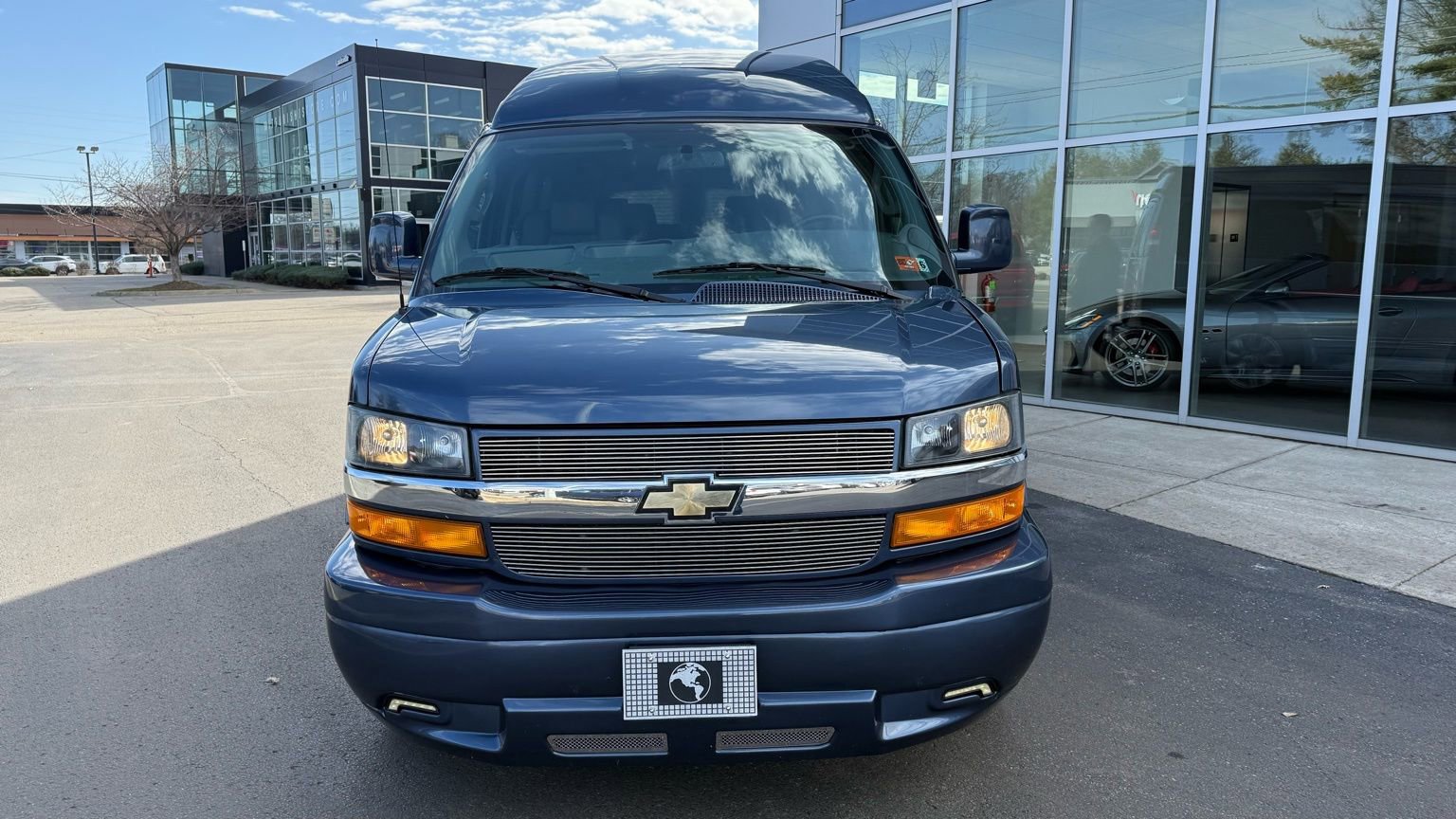 Used 2023 Chevrolet Express 2500 RWD image 8