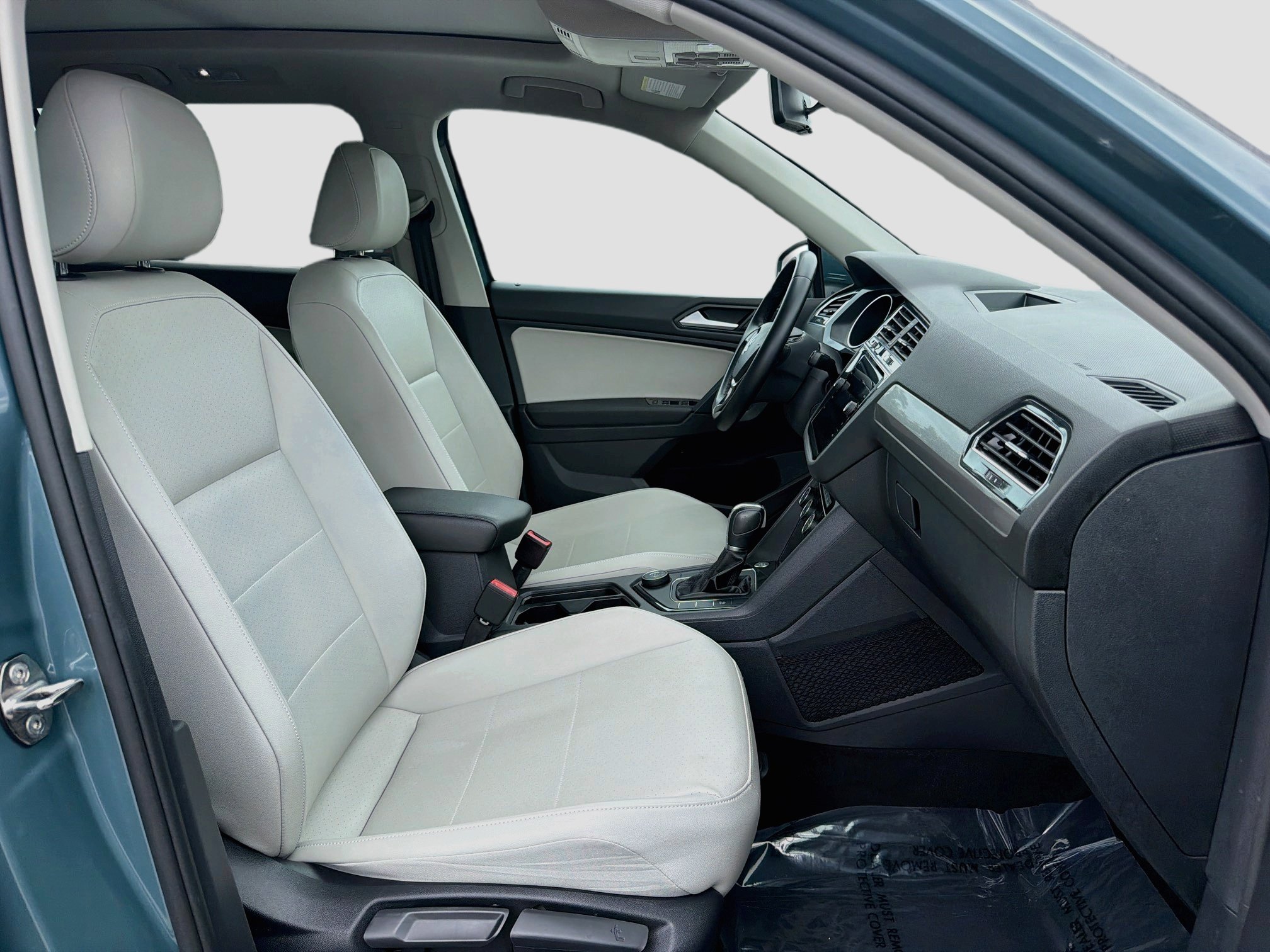 Used 2019 Volkswagen Tiguan SE w/ Panoramic Sunroof Package AWD/4WD image 15