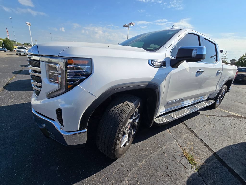 Used 2024 GMC Sierra 1500 SLT w/ SLT Premium Plus Package AWD/4WD image 4