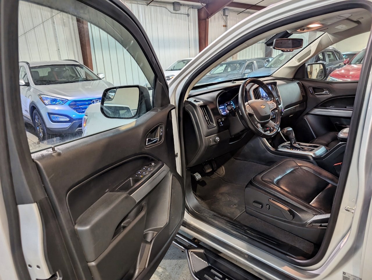 Used 2019 Chevrolet Colorado LT w/ Colorado RST Special Edition RWD image 12